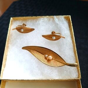 Vintage Gold Leaf 1/20 12 w/Pearls Set